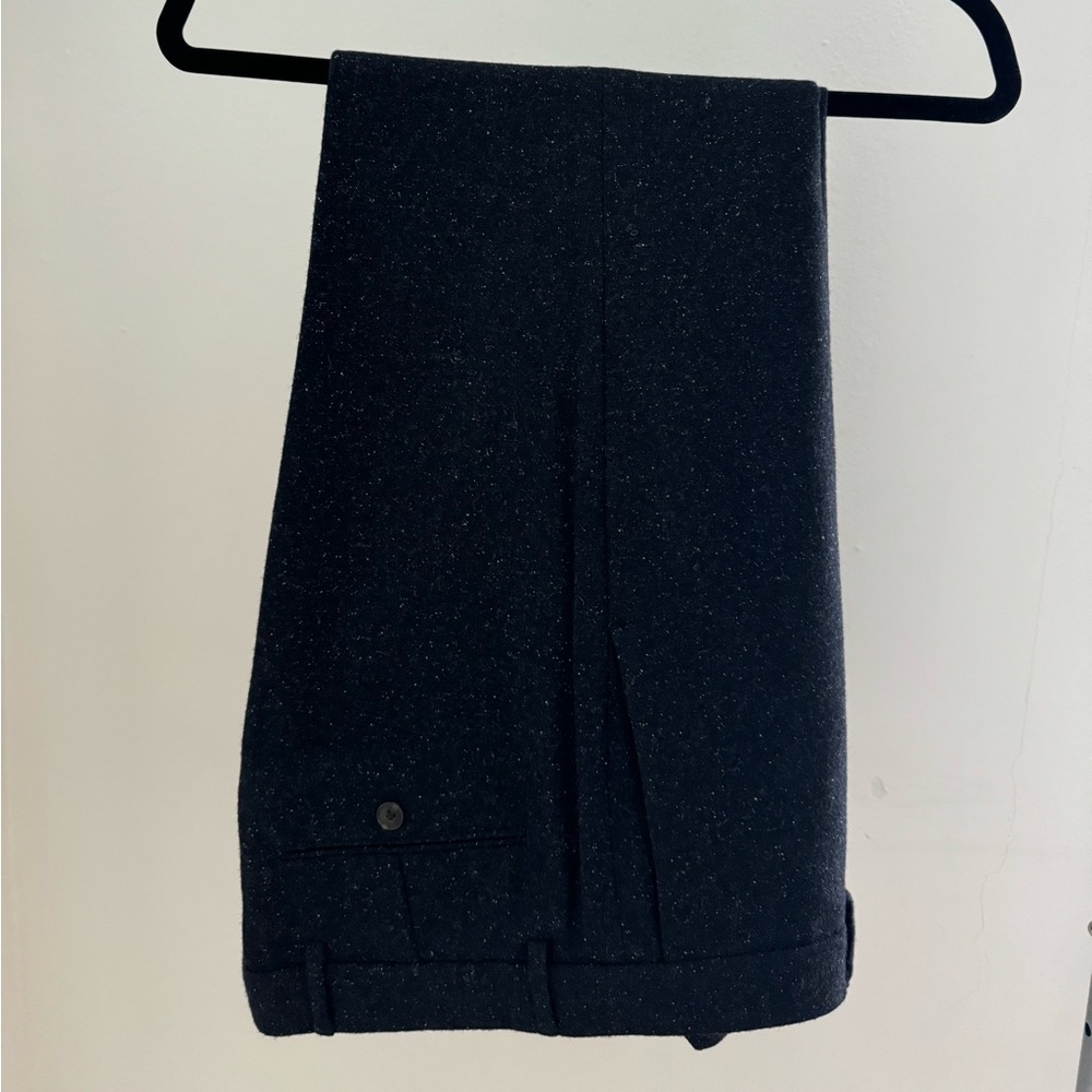 Club Monaco Sutton Slim Fit Wool Dress Pants (navy/dark blue). W: 34, L:30.